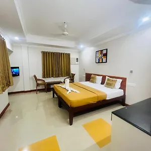 Hotel Kalluvalappil, Kasaragod
